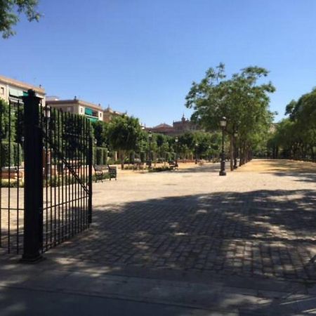 Apartamento A Estrenar Frente A La Plaza De Espana Sevilla Bagian luar foto