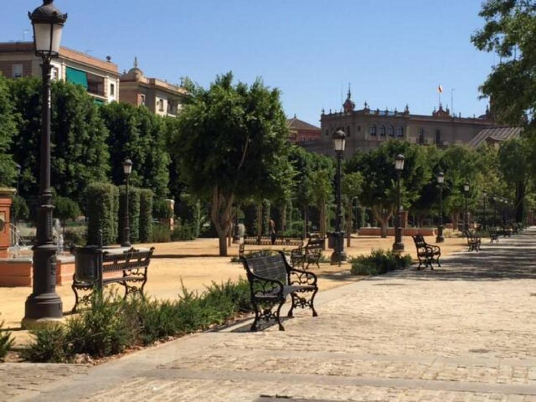 Apartamento A Estrenar Frente A La Plaza De Espana Sevilla Bagian luar foto