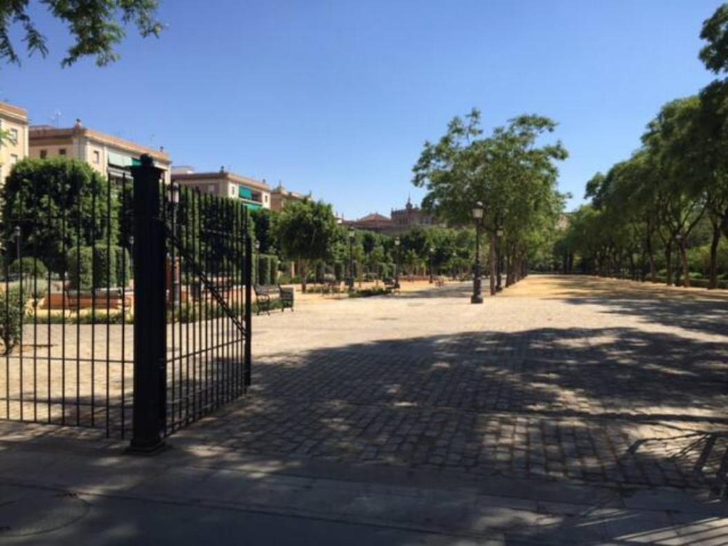 Apartamento A Estrenar Frente A La Plaza De Espana Sevilla Bagian luar foto